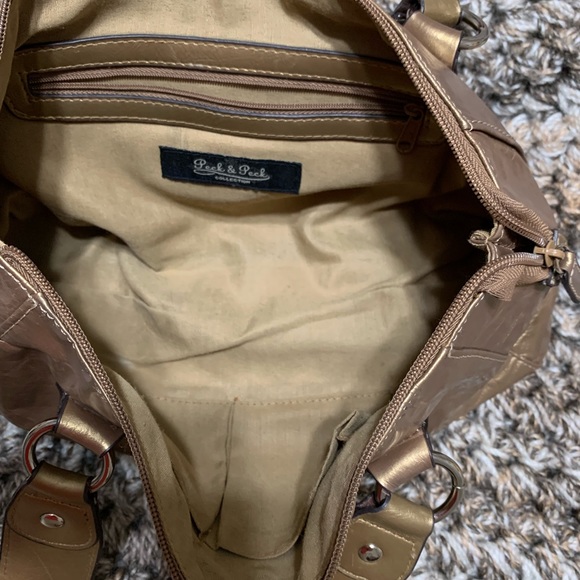 Gold shoulder bag. In great shape - Picture 9 of 11